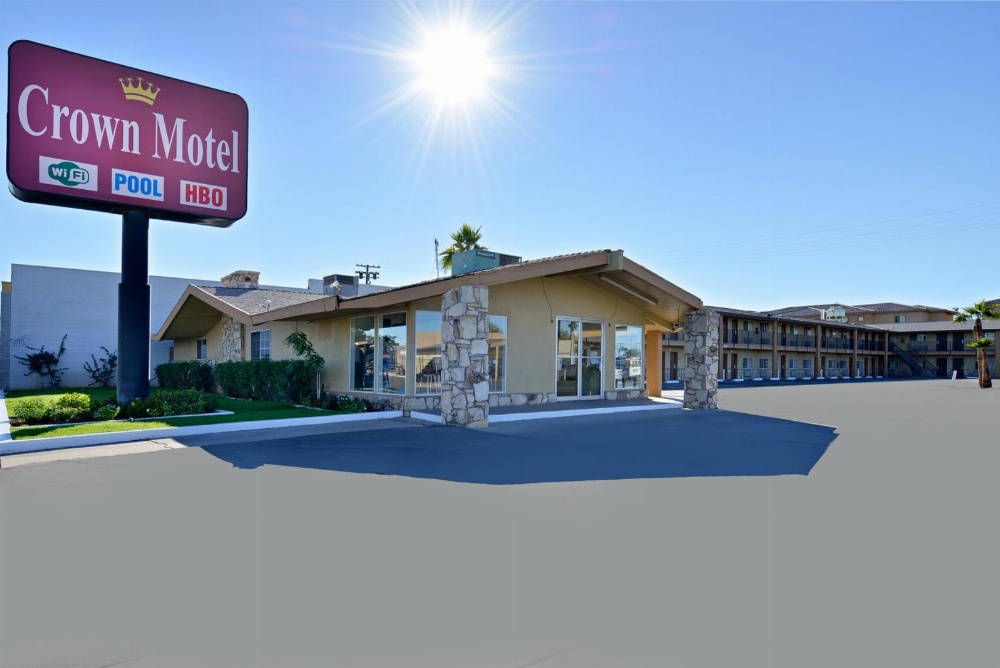 Crown Hotel Main image